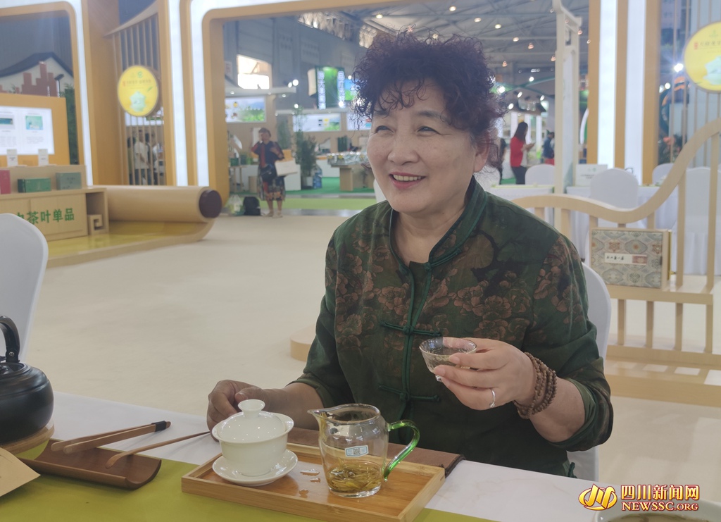 中國國際茶文化研究會理事、四川省茶文化協(xié)會會長張京_副本.jpg
