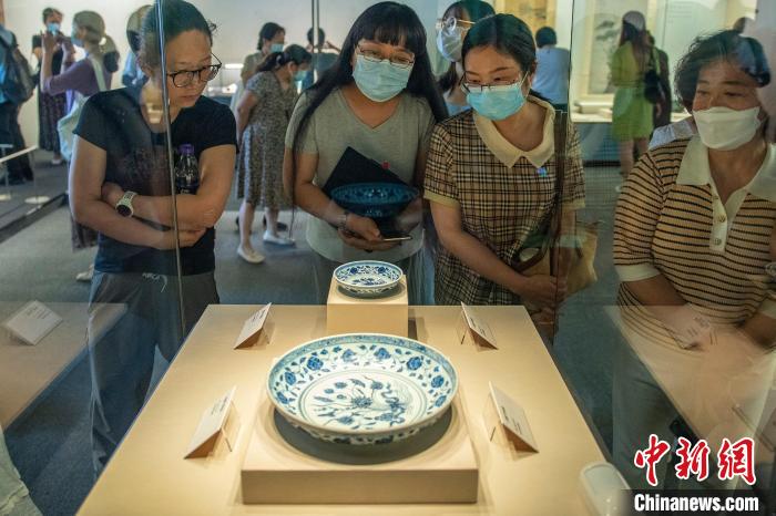 展覽現(xiàn)場(chǎng)?！⒅铱?攝