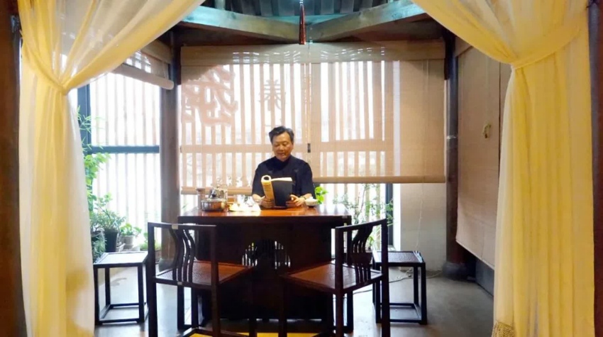 1.十年磨一劍，通過自學(xué)，任用霖從門外漢成了國學(xué)通。西充縣煙草專賣局供圖