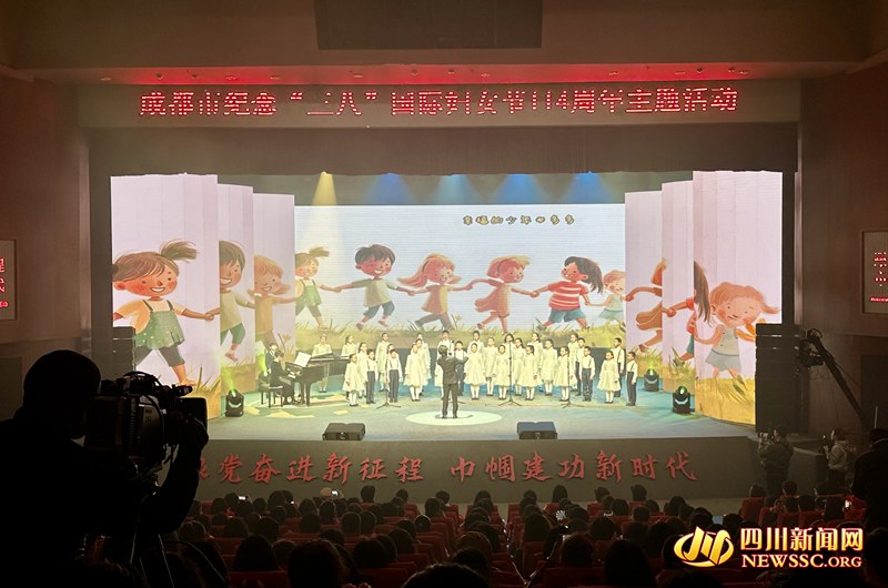 現(xiàn)場合唱表演_副本.jpg